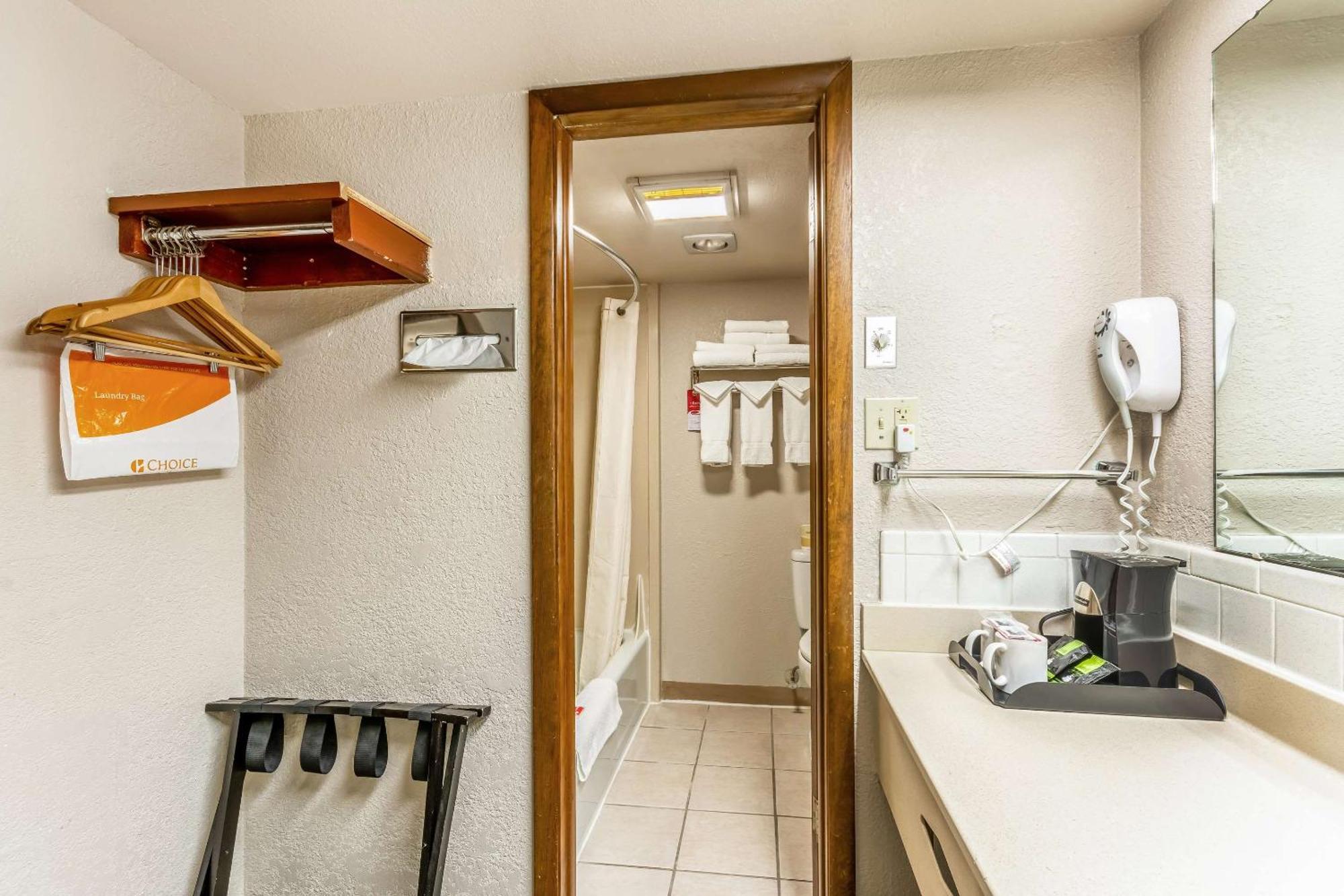 Econo Lodge Winfield Eksteriør billede